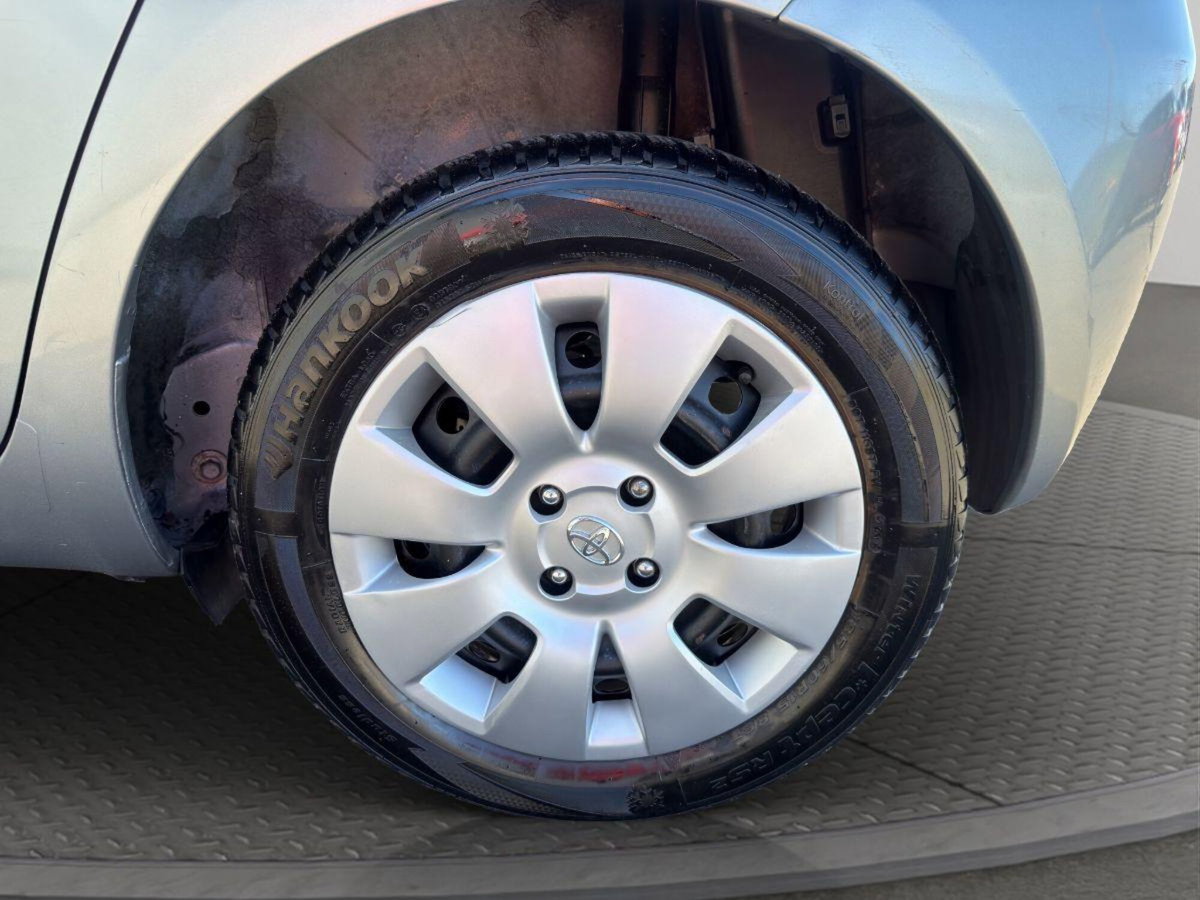 Toyota Yaris 16V cat 5 porte Sol (9)