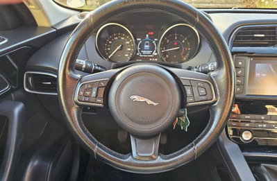 Jaguar F-Pace 2.0 D 180 CV Portfolio (14)