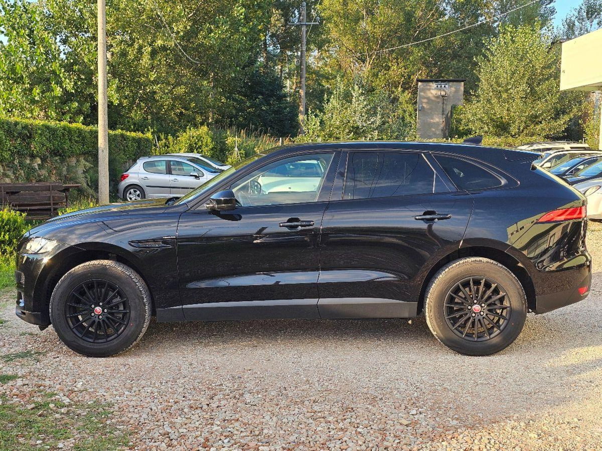 Jaguar F-Pace 2.0 D 180 CV Portfolio (5)
