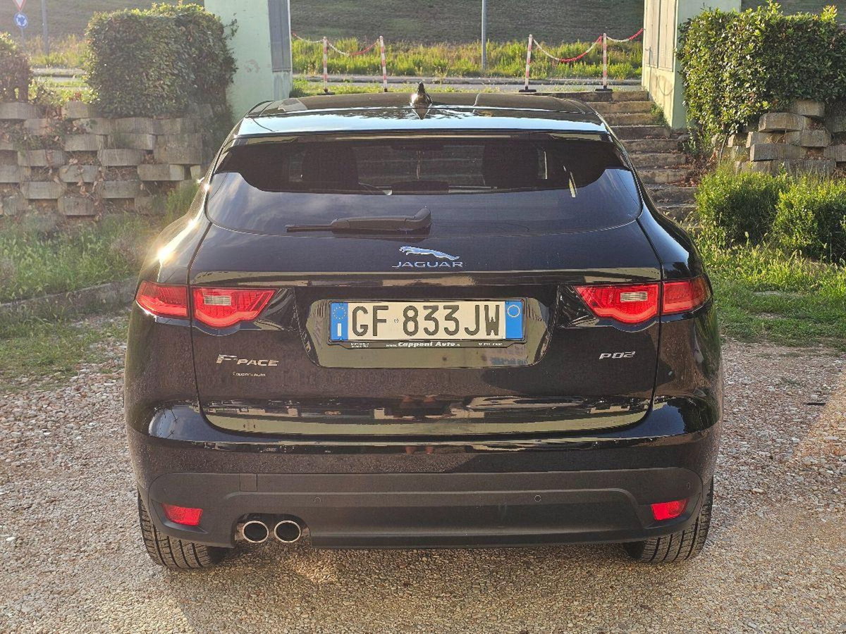 Jaguar F-Pace 2.0 D 180 CV Portfolio (7)