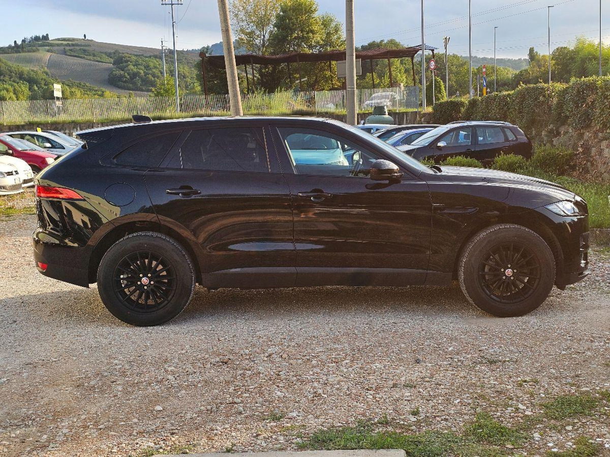 Jaguar F-Pace 2.0 D 180 CV Portfolio (9)
