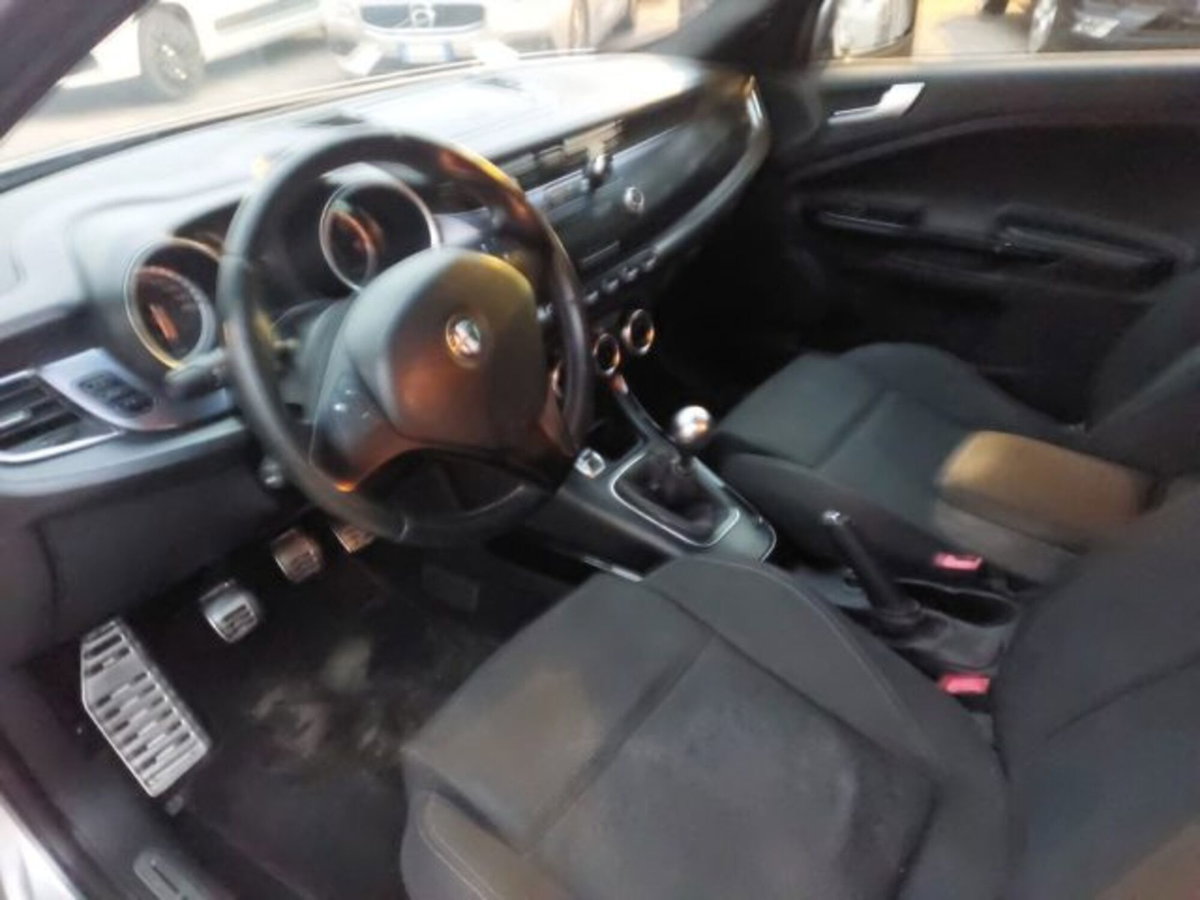 Alfa Romeo Giulietta 2.0 JTDm-2 Exclusive 140cv (10)