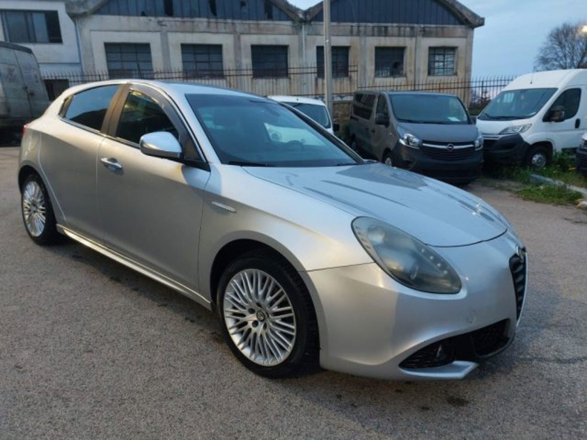 Alfa Romeo Giulietta 2.0 JTDm-2 Exclusive 140cv (2)