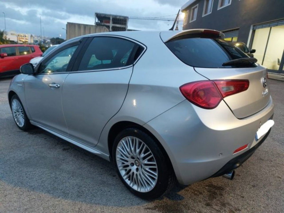 Alfa Romeo Giulietta 2.0 JTDm-2 Exclusive 140cv (7)