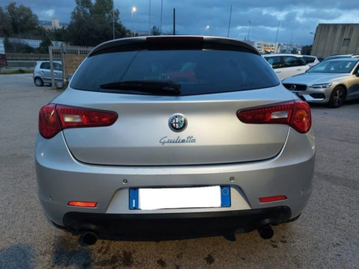 Alfa Romeo Giulietta 2.0 JTDm-2 Exclusive 140cv (8)