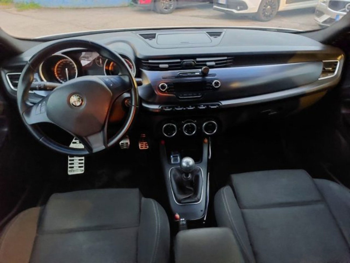 Alfa Romeo Giulietta 2.0 JTDm-2 Exclusive 140cv (9)