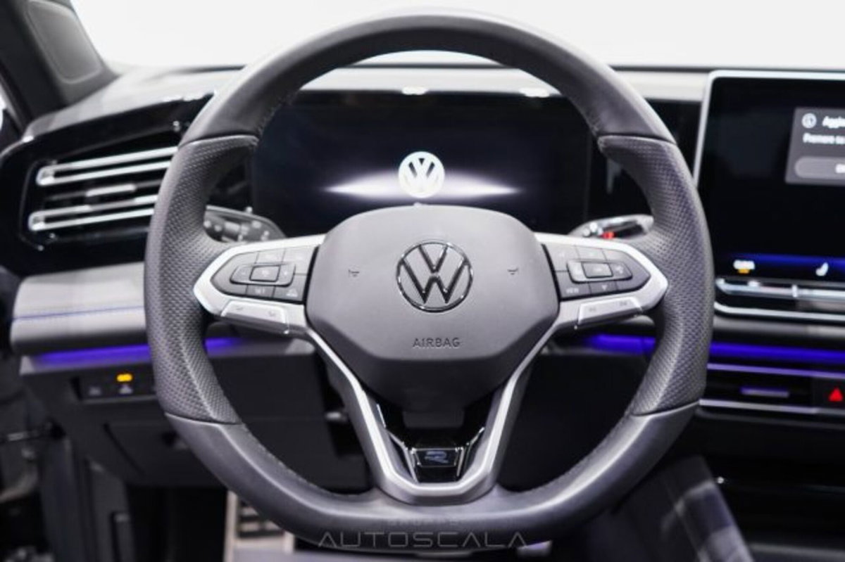 Volkswagen Tiguan 2.0 tdi R-Line 150cv dsg (16)