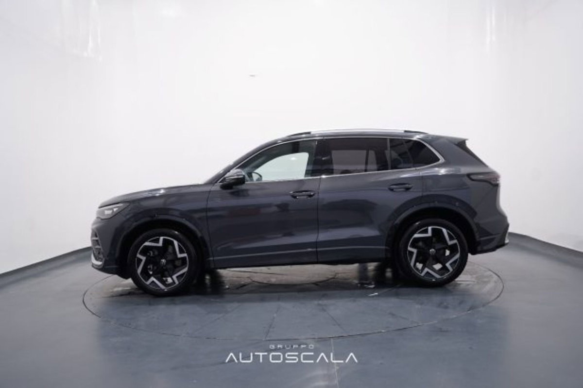 Volkswagen Tiguan 2.0 tdi R-Line 150cv dsg (3)