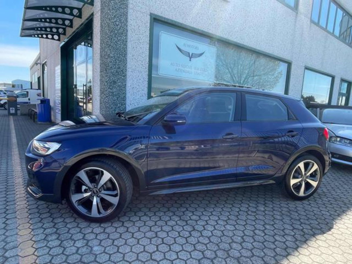 Audi A1 allstreet 30 1.0 tfsi Identity Contrast 116cv s tronic (13)