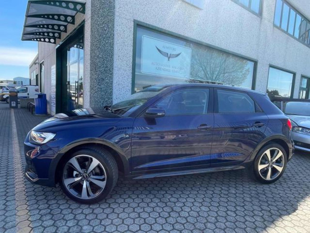 Audi A1 allstreet 30 1.0 tfsi Identity Contrast 116cv s tronic (14)
