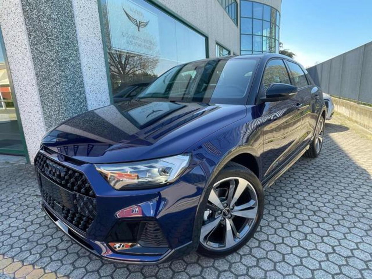 Audi A1 allstreet 30 1.0 tfsi Identity Contrast 116cv s tronic (2)