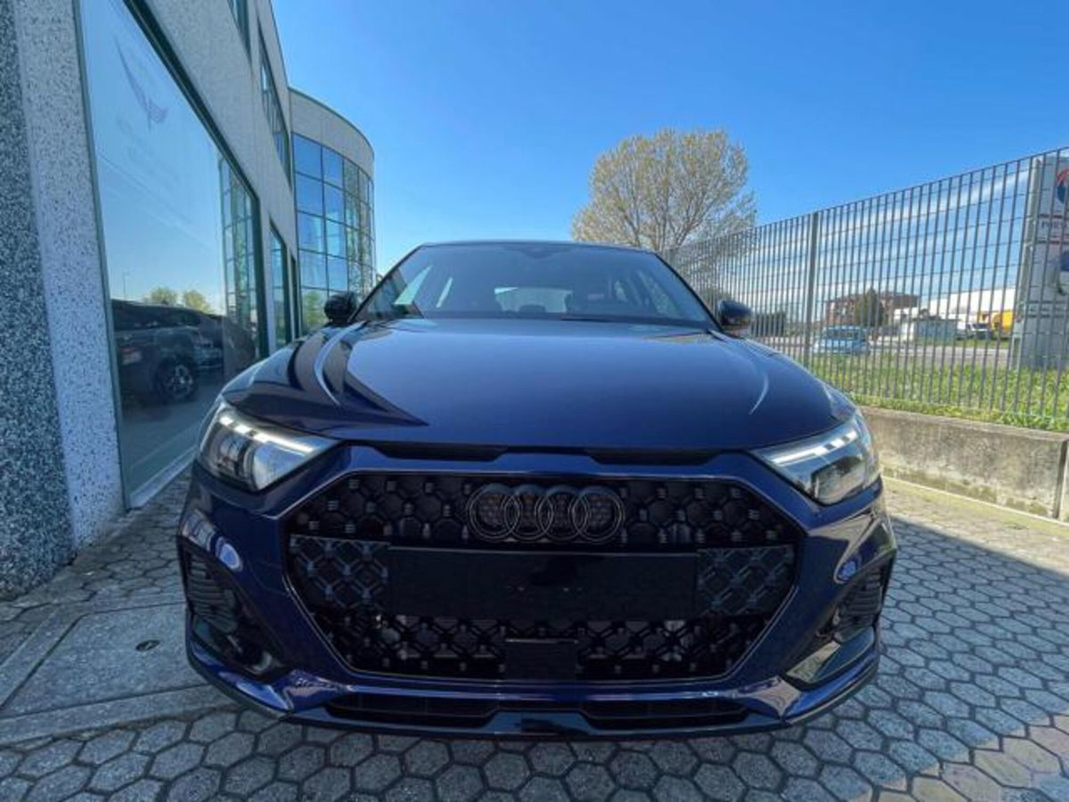 Audi A1 allstreet 30 1.0 tfsi Identity Contrast 116cv s tronic (3)