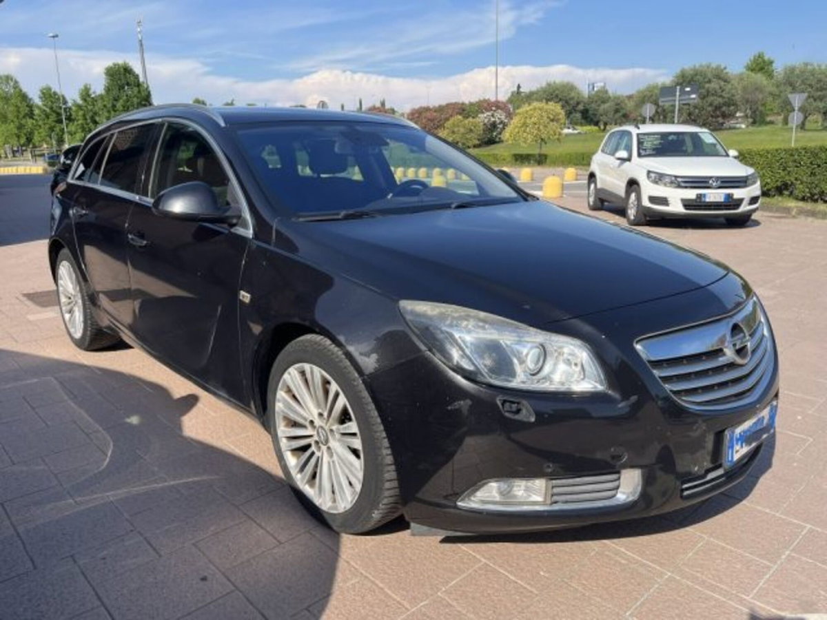 Opel Insignia Station Wagon CDTI 160CV Sports Cosmo (2)