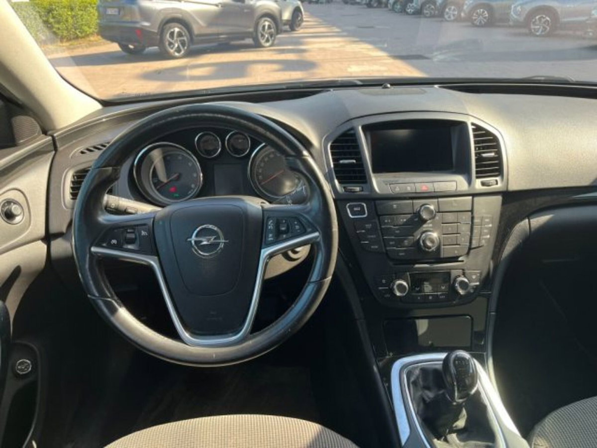 Opel Insignia Station Wagon CDTI 160CV Sports Cosmo (6)