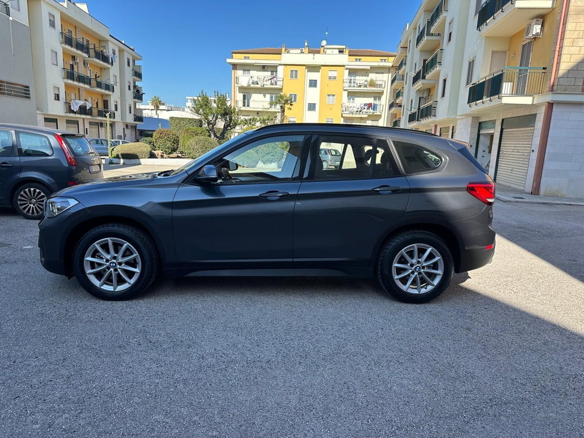 BMW X1 sDrive18d Business Advantage (3)