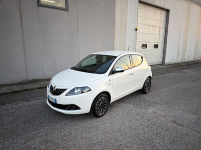 Lancia Ypsilon 1.0 FireFly 5 porte S&S Hybrid Alberta Ferretti usata