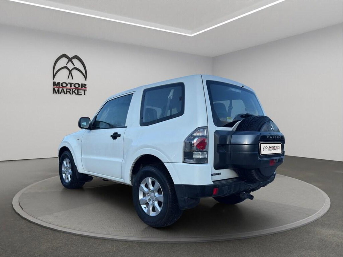 Mitsubishi Pajero 3.2 DI-D 16V aut. 3p. Tender DPF (8)