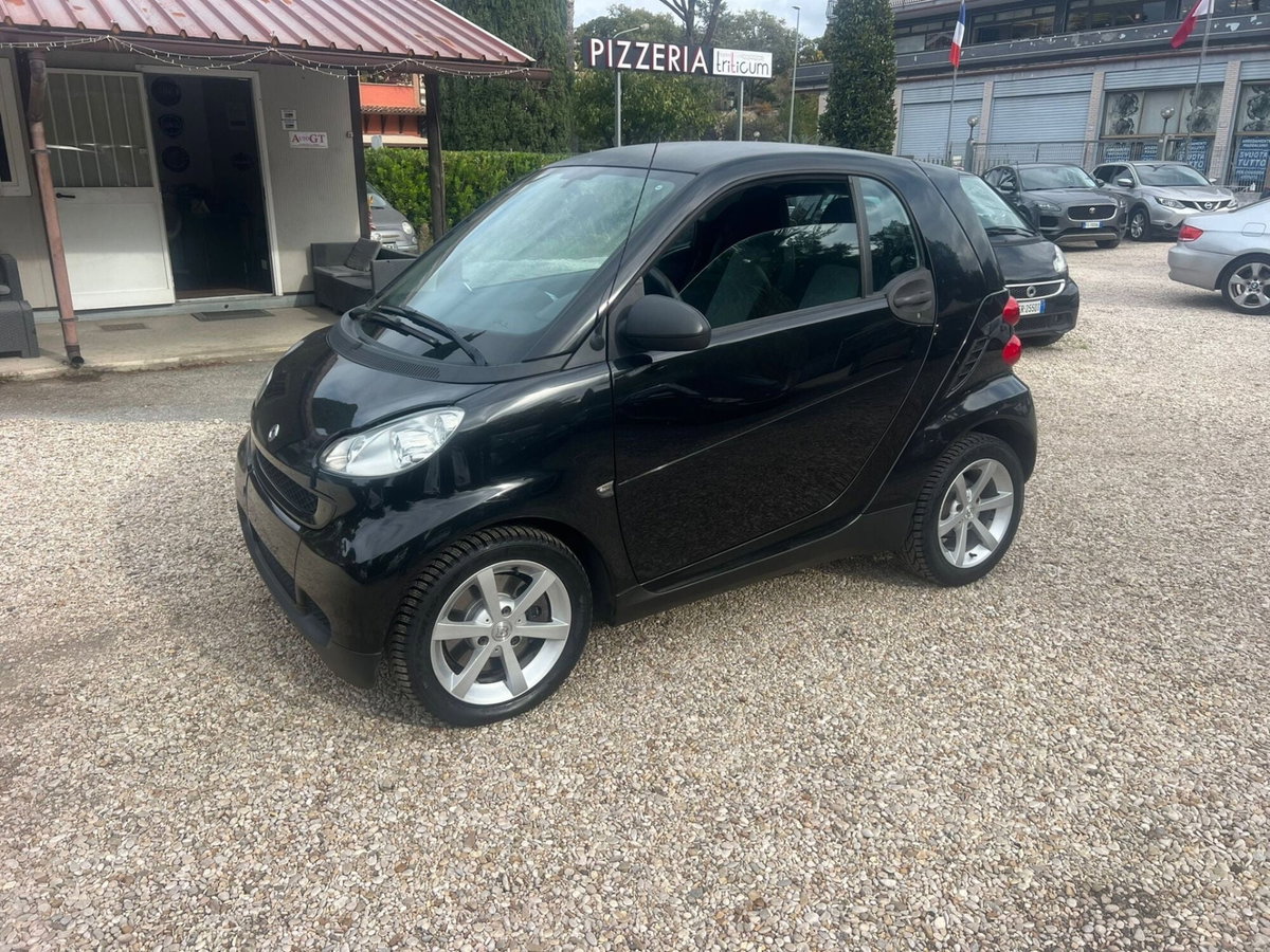 smart Fortwo 1000 45 kW MHD coupé pure (2)