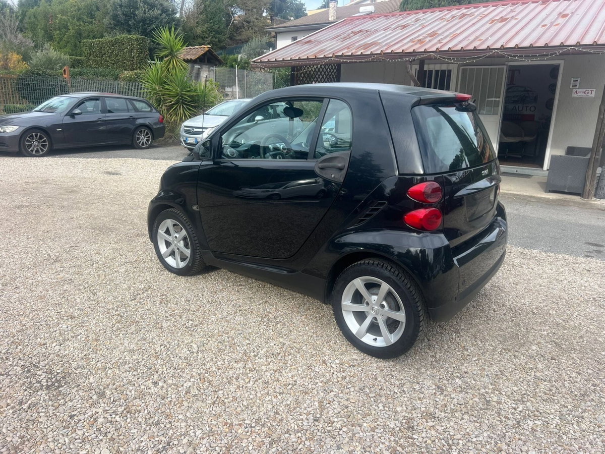 smart Fortwo 1000 45 kW MHD coupé pure (3)