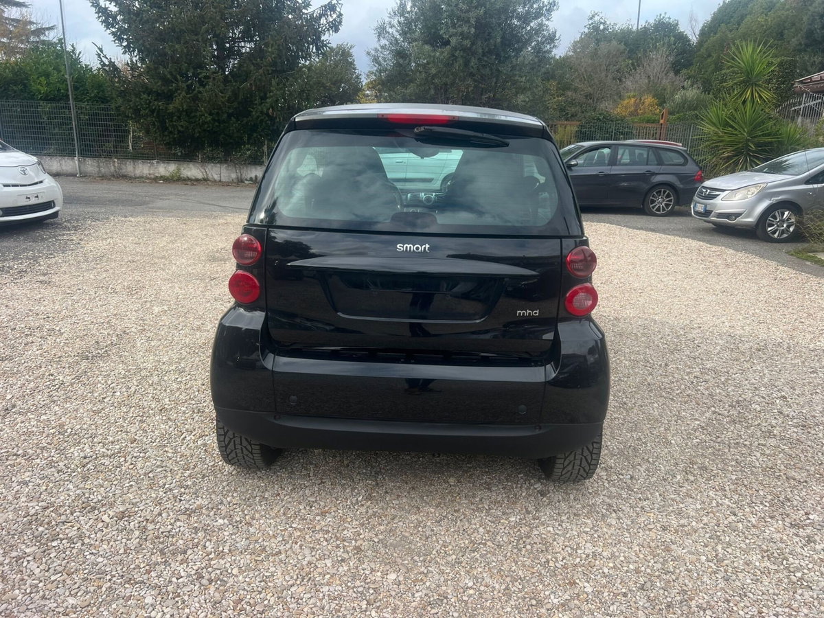 smart Fortwo 1000 45 kW MHD coupé pure (4)