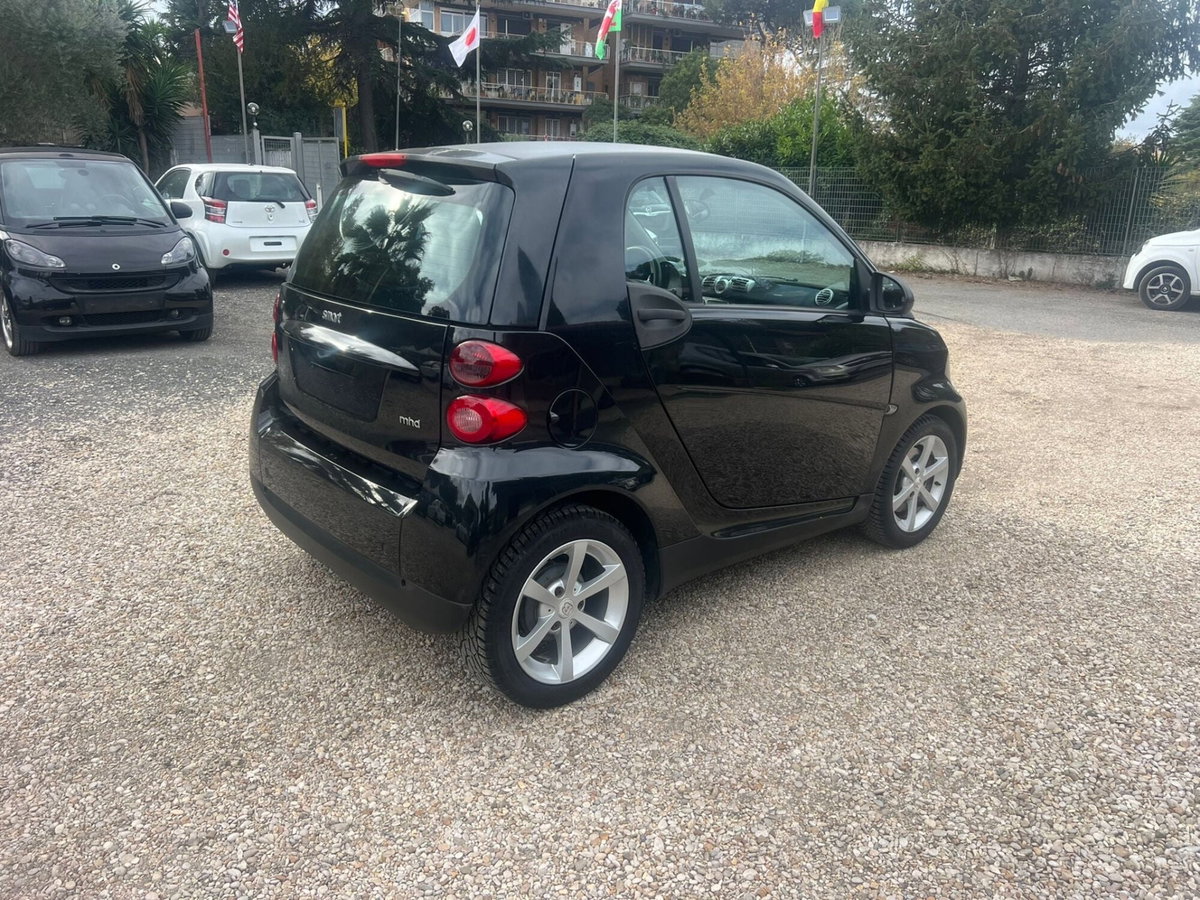 smart Fortwo 1000 45 kW MHD coupé pure (5)