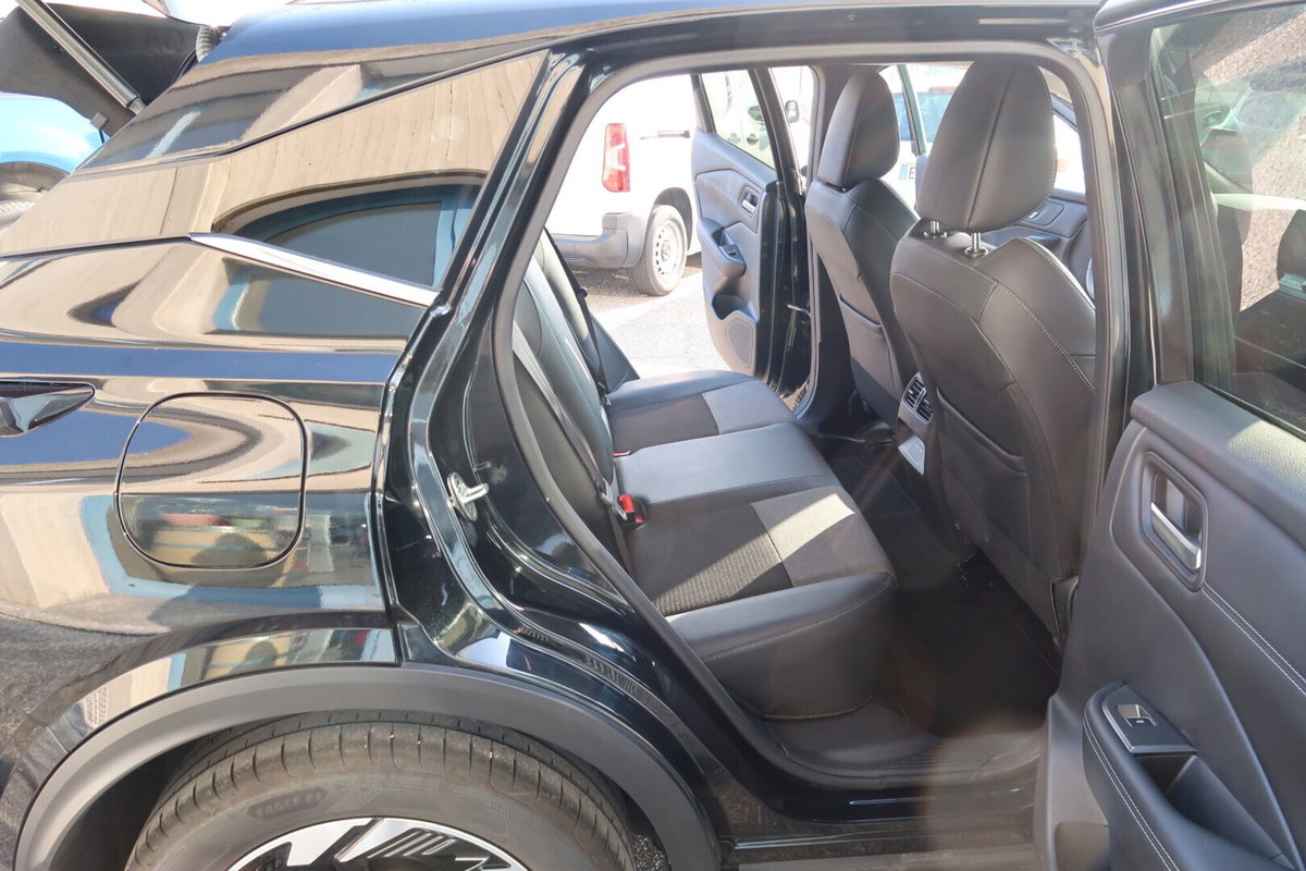 Nissan Qashqai 1.3 mhev N-Connecta 2wd 140cv (14)
