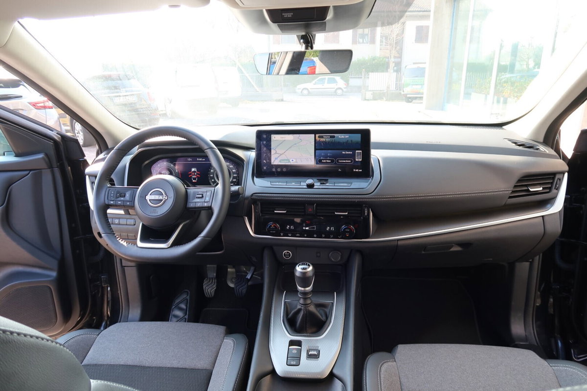 Nissan Qashqai 1.3 mhev N-Connecta 2wd 140cv (7)