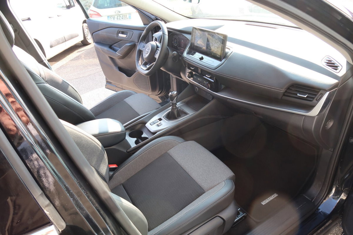 Nissan Qashqai 1.3 mhev N-Connecta 2wd 140cv (9)