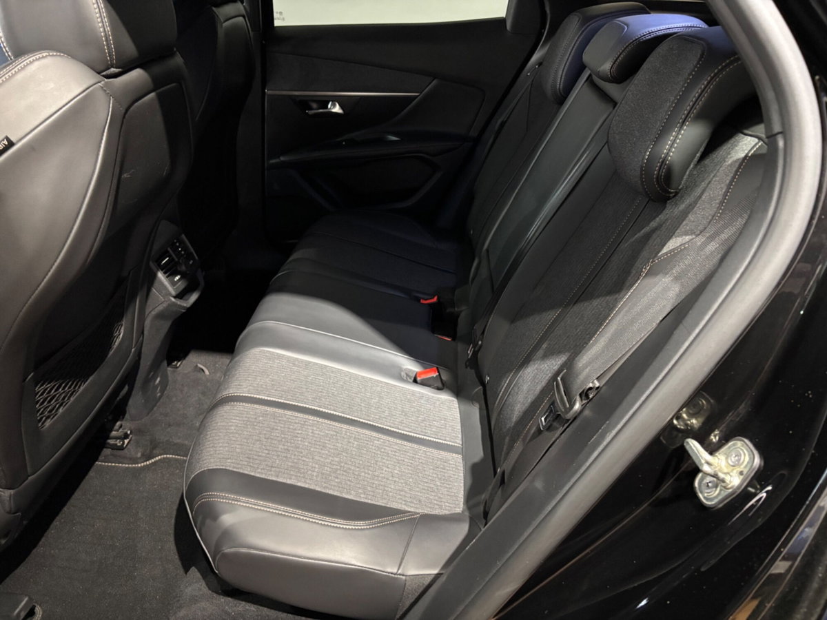 Peugeot 3008 BlueHDi 120 S&S EAT6 GT Line (15)