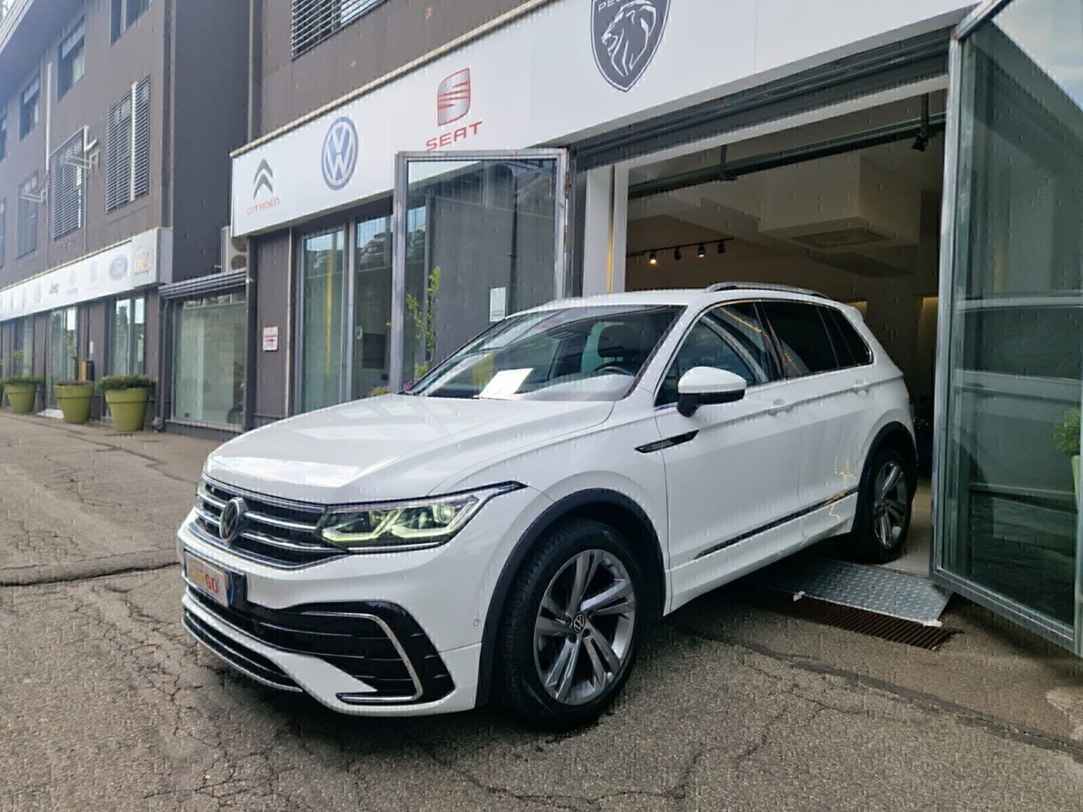 Volkswagen Tiguan 2.0 TDI 150 CV SCR DSG 4MOTION R-Line (3)