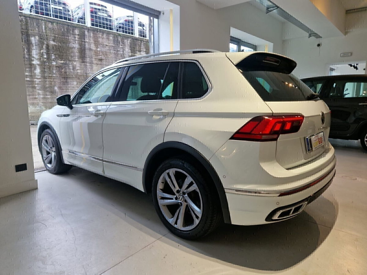 Volkswagen Tiguan 2.0 TDI 150 CV SCR DSG 4MOTION R-Line (4)