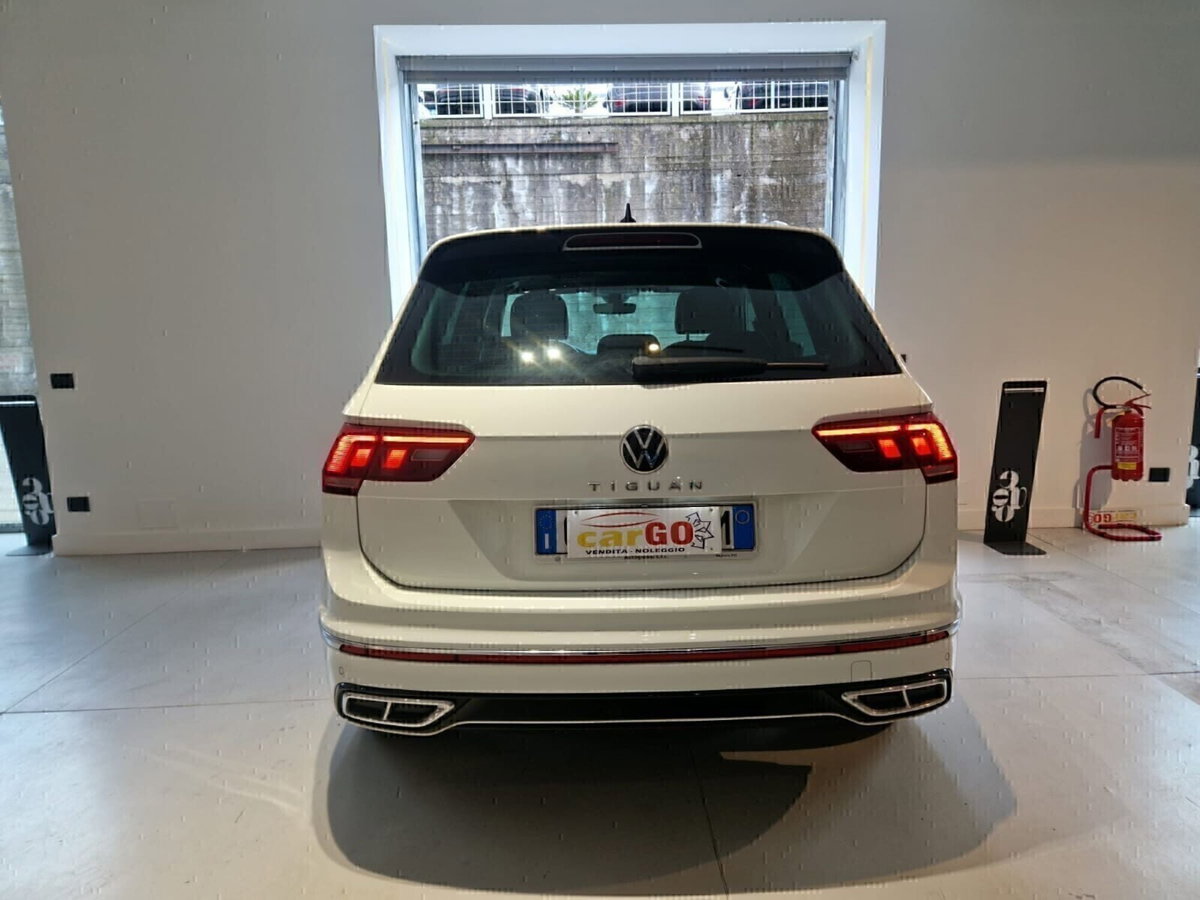 Volkswagen Tiguan 2.0 TDI 150 CV SCR DSG 4MOTION R-Line (6)