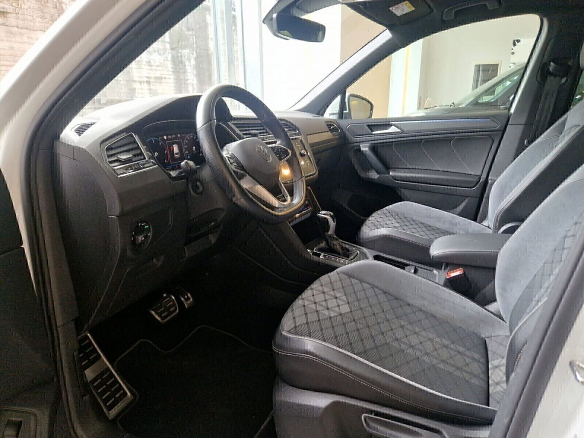 Volkswagen Tiguan 2.0 TDI 150 CV SCR DSG 4MOTION R-Line (7)