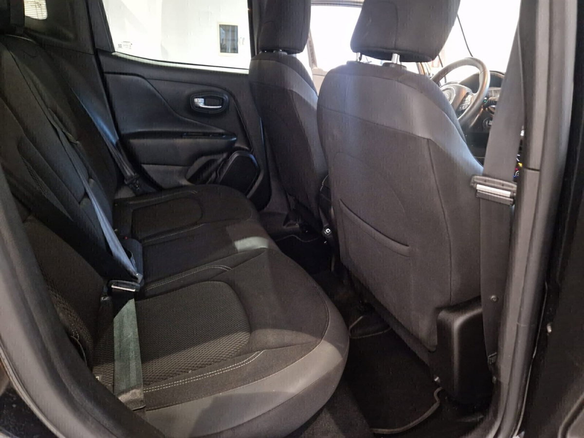 Jeep Renegade 1.3 T4 190CV PHEV 4xe AT6 Limited (10)