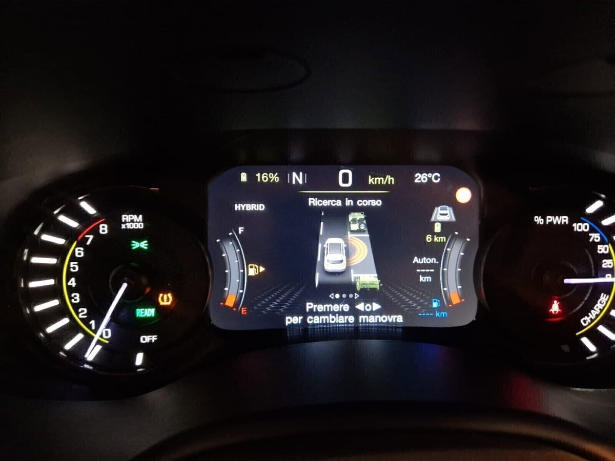 Jeep Renegade 1.3 T4 190CV PHEV 4xe AT6 Limited (12)