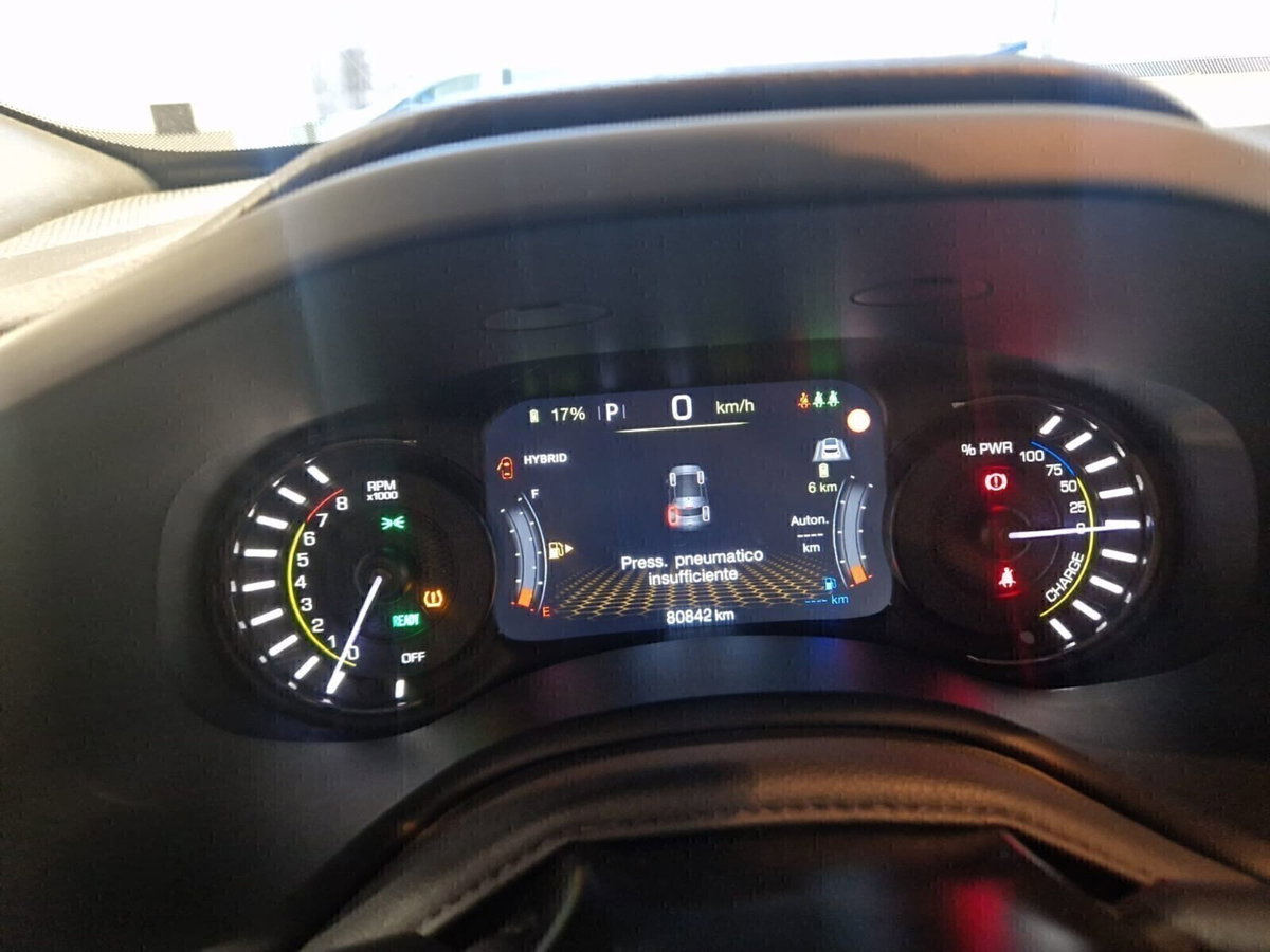 Jeep Renegade 1.3 T4 190CV PHEV 4xe AT6 Limited (15)