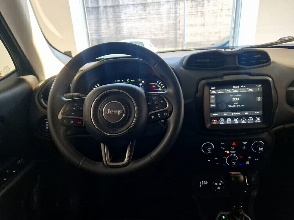 Jeep Renegade 1.3 T4 190CV PHEV 4xe AT6 Limited (19)
