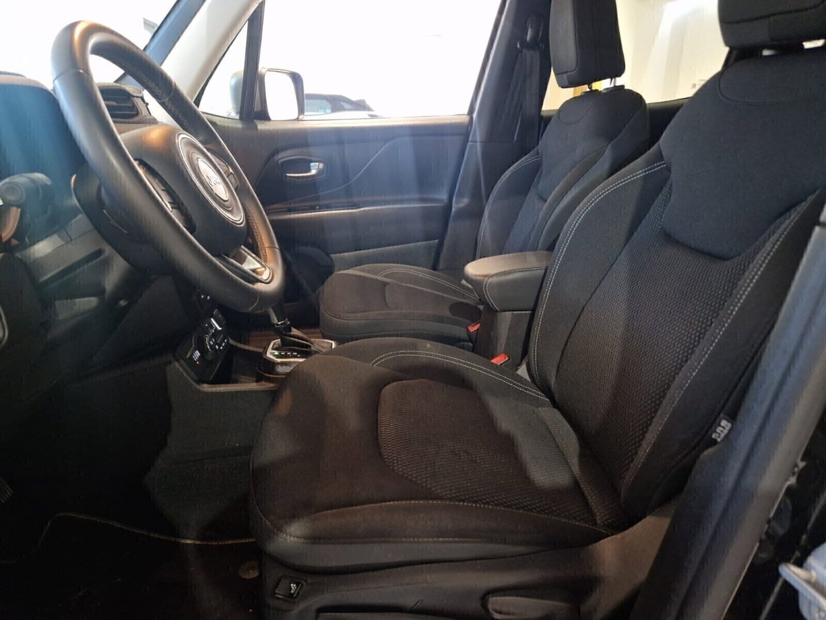 Jeep Renegade 1.3 T4 190CV PHEV 4xe AT6 Limited (7)