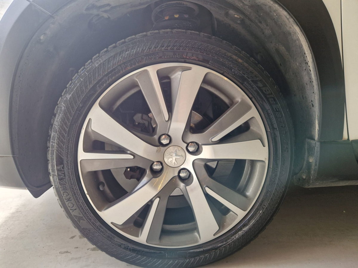 Peugeot 2008 100 Allure (18)