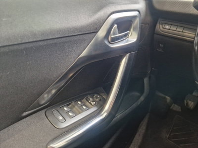 Peugeot 2008 100 Allure (19)