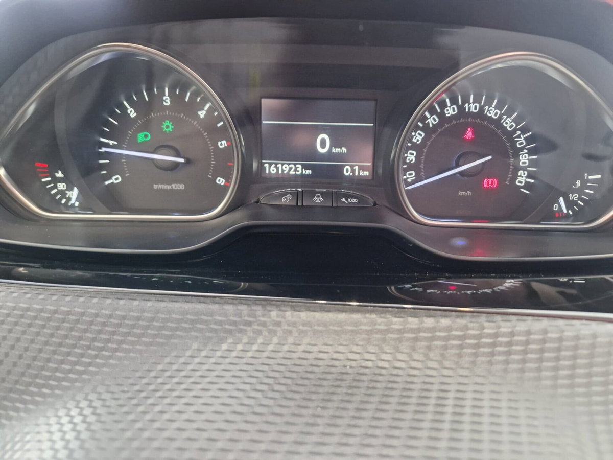 Peugeot 2008 100 Allure (20)