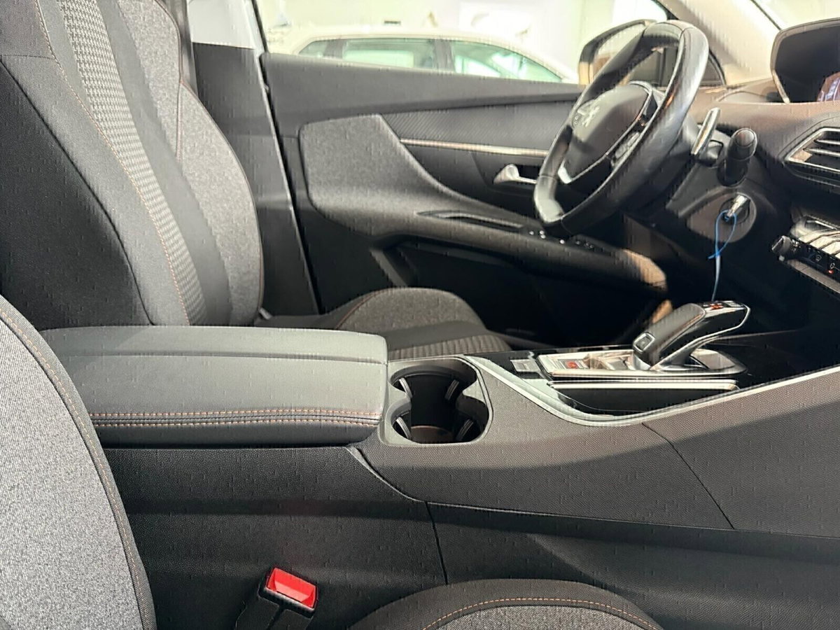 Peugeot 3008 BlueHDi 130 S&S Allure (15)