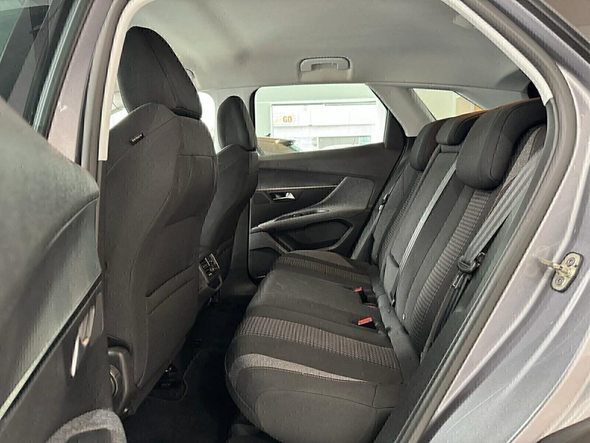 Peugeot 3008 BlueHDi 130 S&S Allure (17)