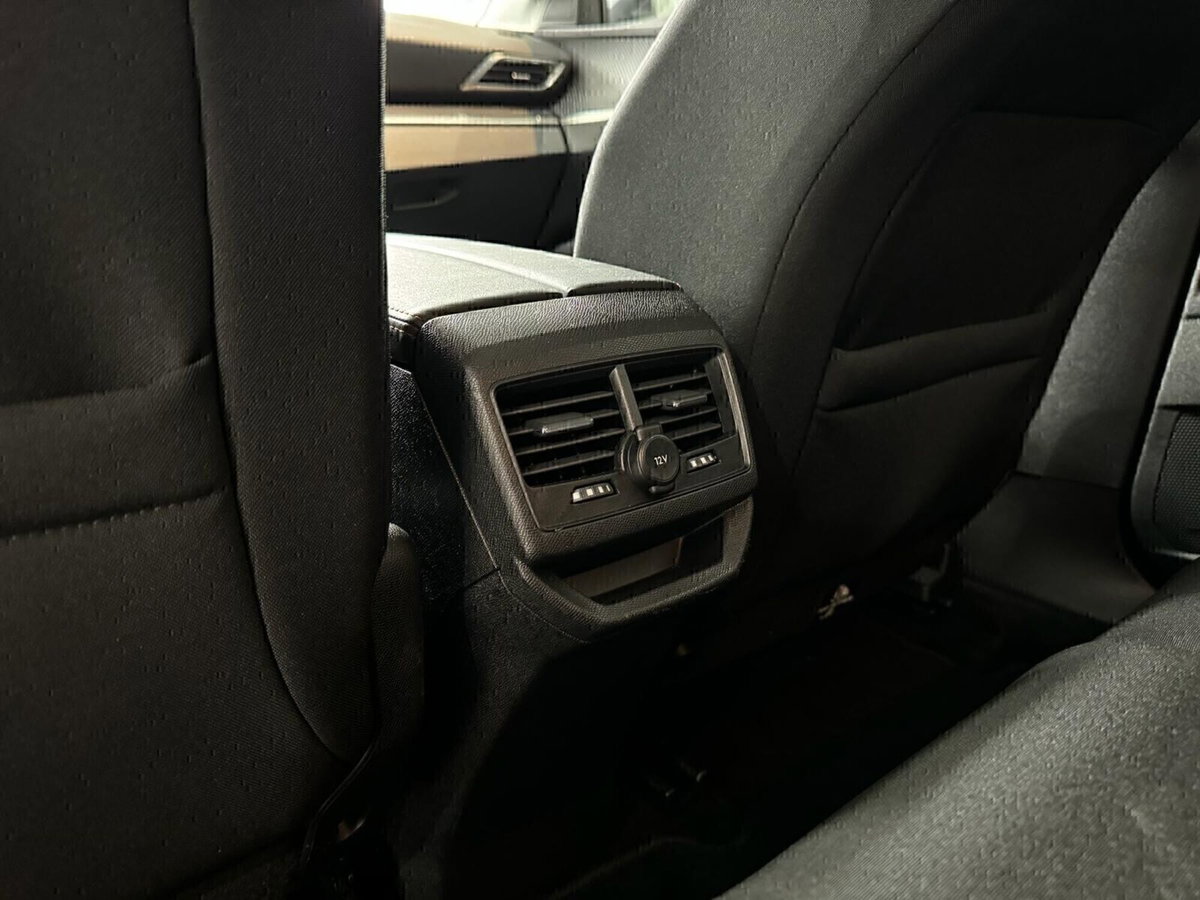 Peugeot 3008 BlueHDi 130 S&S Allure (18)