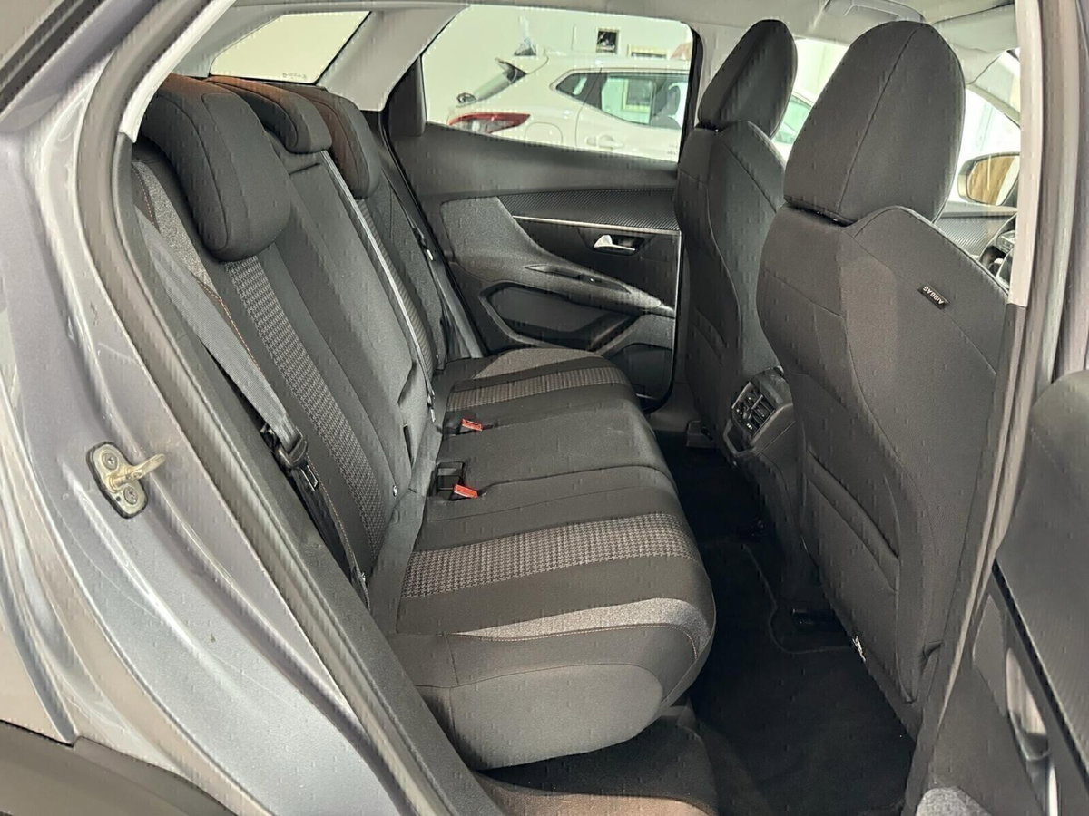 Peugeot 3008 BlueHDi 130 S&S Allure (19)