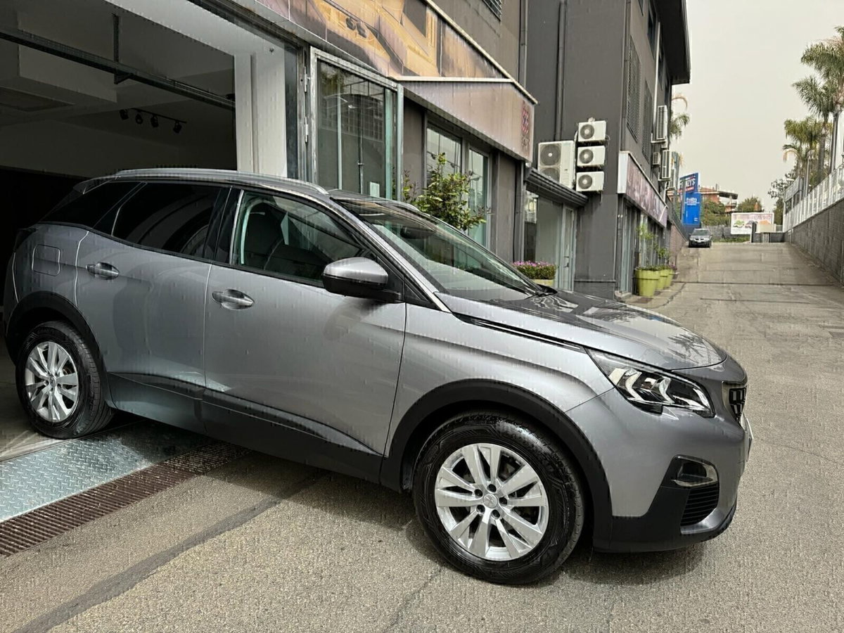 Peugeot 3008 BlueHDi 130 S&S Allure (2)