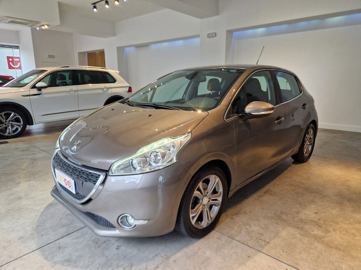 Peugeot 208 VTi 82 CV 5 porte Allure (3)