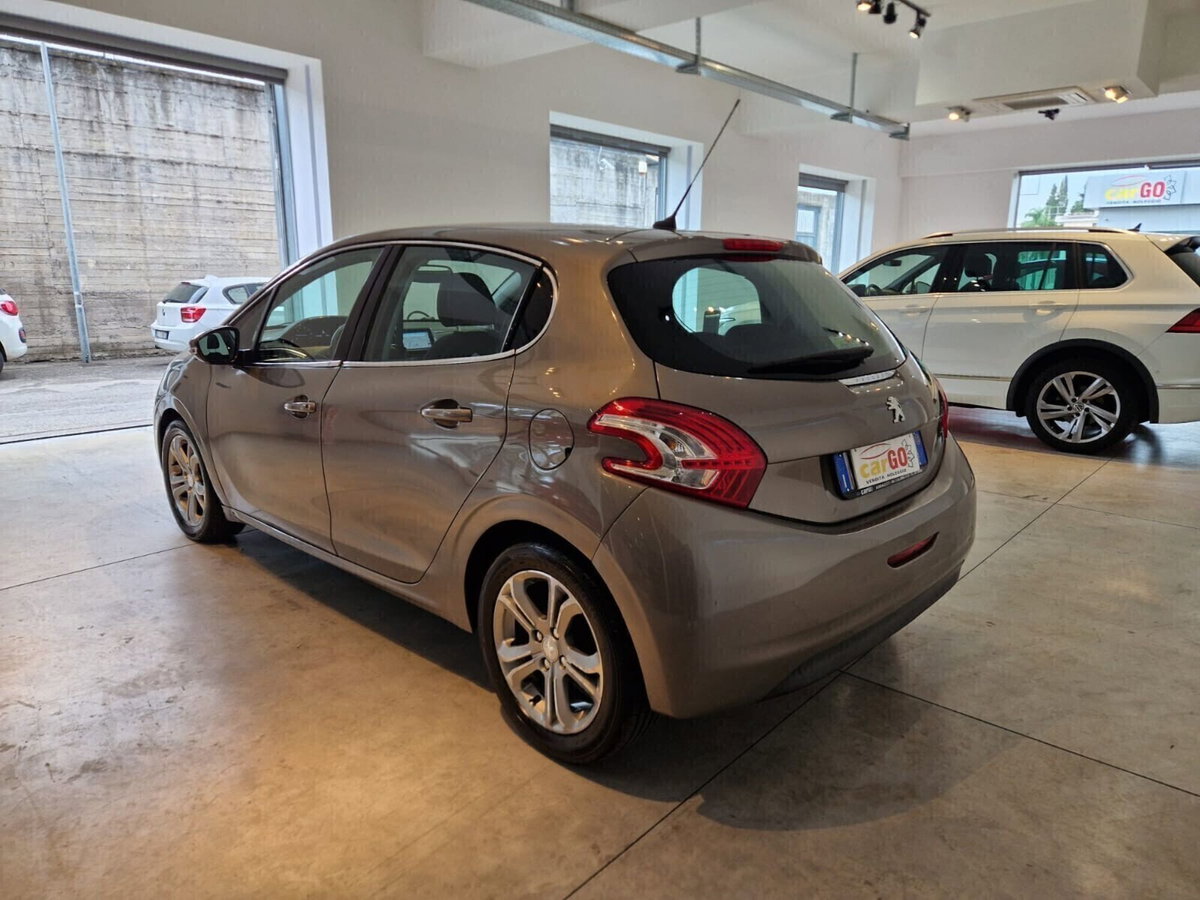 Peugeot 208 VTi 82 CV 5 porte Allure (5)