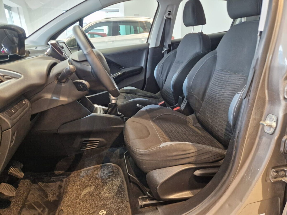 Peugeot 208 VTi 82 CV 5 porte Allure (6)