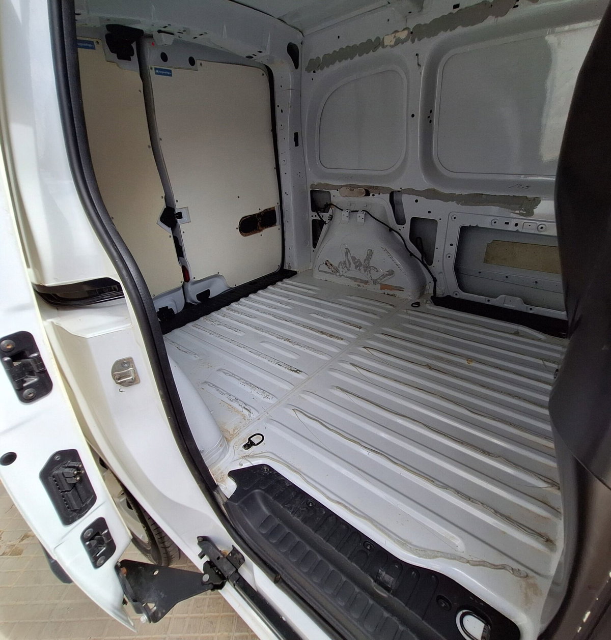 Renault Kangoo 1.5 dCi 110CV F.AP. 4p. Express Maxi Combi Ice (12)